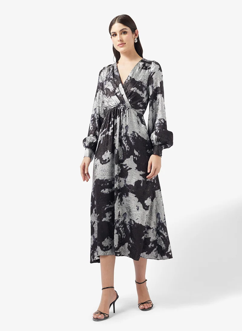 Little Mistress V Neck Cuff Sleeve Maxi Dress